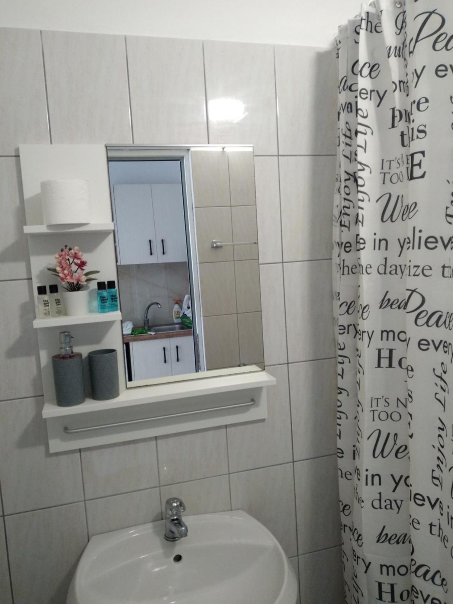 Nadim Rooms ฮีมาเรอ ภายนอก รูปภาพ
